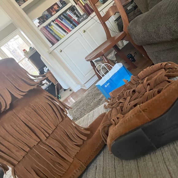 Brown Suede Minnetonka Fringe Boots (size 9 but they do have stretch to them) - Picture 3 of 6